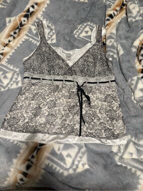 White House Black Market Black & White Lace-Trim Floral Cami